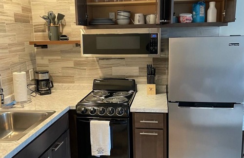 Syracuse Apartment | Twin Oaks Extended Stay Studio - 2817 Apt 8