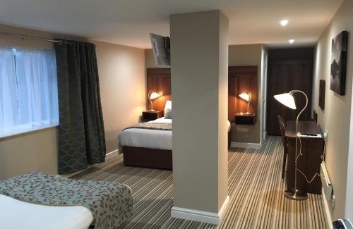 Ault Hucknall Hotel | Twin Oaks Hotel