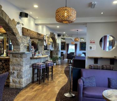 Ault Hucknall Hotel | Twin Oaks Hotel