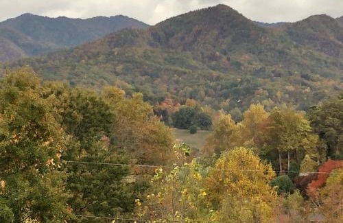 Lackey Hill Villa | Twin Oaks