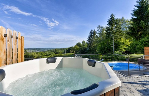 Sveti Ivan Zelina House | Twin Oasis Retreat with Pool & Spa, Sveti Ivan Zelina, Croatia