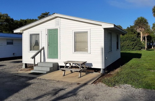 Okeechobee Cabin | Twin Palms Resort