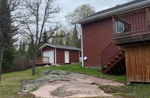 Manitoba Cabin | Twin Peaks Retreat- Cozy all-season cottage at beautiful Big Whiteshell Lake!