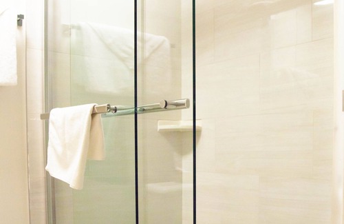 Hinton Hotel | Twin Pine Inn & Suites