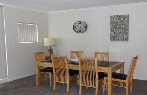 Forster Apartment | Twin Pines 301 CBD Location