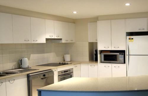 Forster Apartment | Twin Pines 301 CBD Location