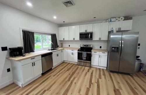 Northville House | Twin Pines Lake resort 2