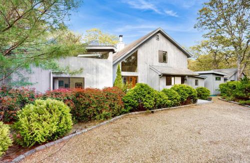 Oak Bluffs House | Twin Ponds