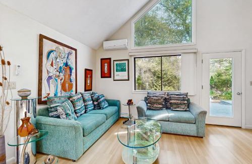 Oak Bluffs House | Twin Ponds