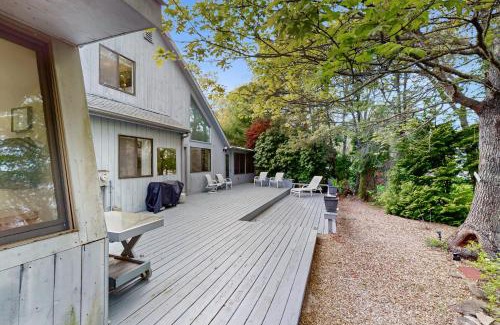 Oak Bluffs House | Twin Ponds