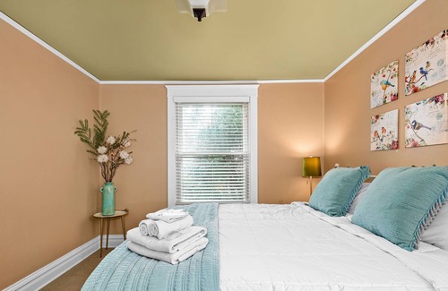 Superior House | Twin Ports Retreat! Cozy Cottage w/ Prime Location
