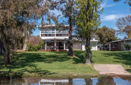Bundalong House | Twin Rivers Whitehouse