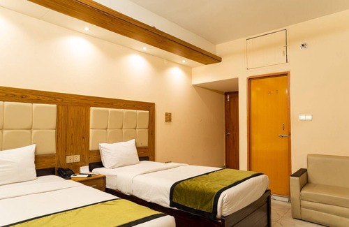 Chittagong House | Twin Room - AC