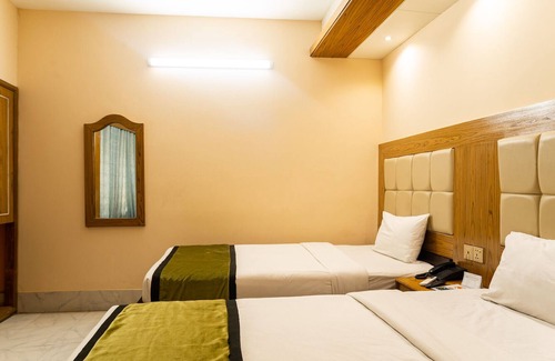 Chittagong House | Twin Room - AC