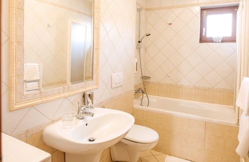 Zrece House | Twin Room with Balcony 5