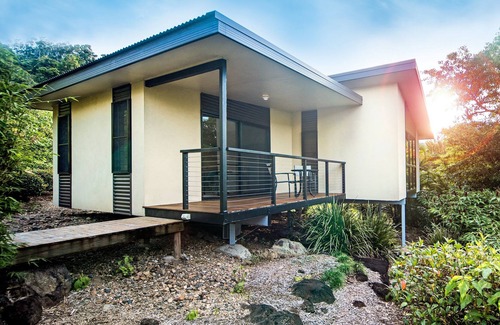 Palm Grove Resort | Twin shower, Spa, Private, Balcony, Large Kitchen