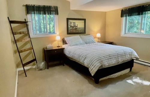Marmora and Lake Cottage | Twin Sisters Getaway