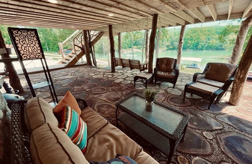La Follette Resort | “Twin Timbers” 11 bdrm,sleeps 38! hotubs, docks, 3 firepits, sxs, optional boats