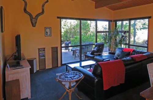 Collingwood Bed & Breakfast | Twin Waters Lodge
