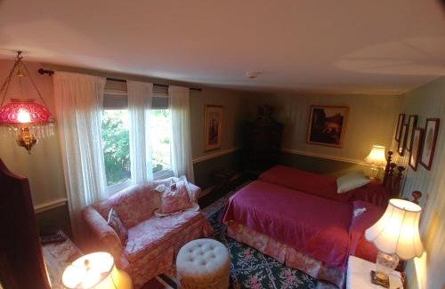 Historic Old Town Bed & Breakfast | TwiningRetreat