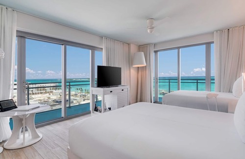 Nassau Hotel | Two Amazing Ocean View Suite with Balcony & Kitchen | Beachfront Retreat