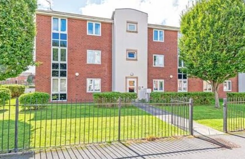 Hunts Cross Apartment | Two Bed Apt near the Airport