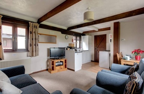 Colchester Cottage | Two Bed Cottage - Shared Pool
