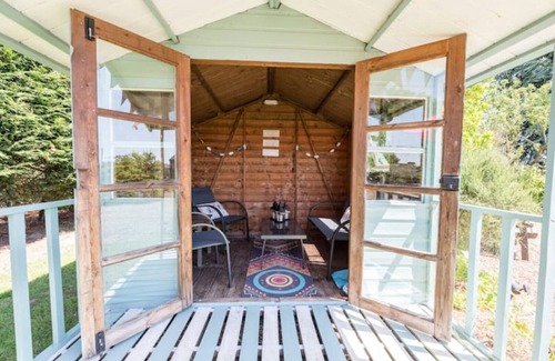 Colchester Cottage | Two Bed Cottage - Shared Pool