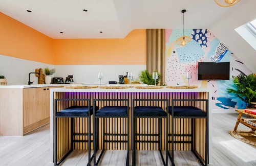 Market Harborough House | Two Bed Duplex Apartment with roof terrace- Ibiza Inspired Stylish Living