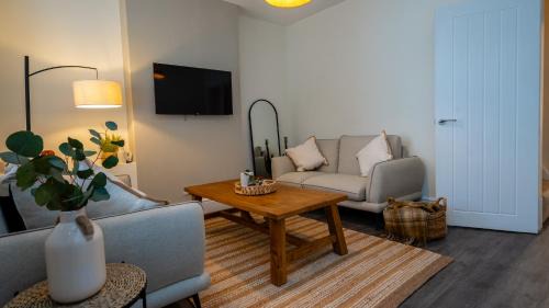 Castle Donington Apartment | Two Bed House in Castle Donington