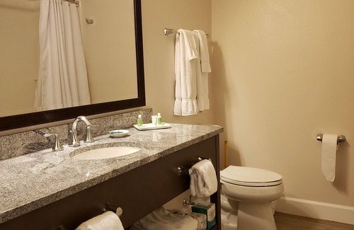 Lake Geneva Villa | Two Bedoom Lockoff Villa at Lake Geneva's GRAND Resort