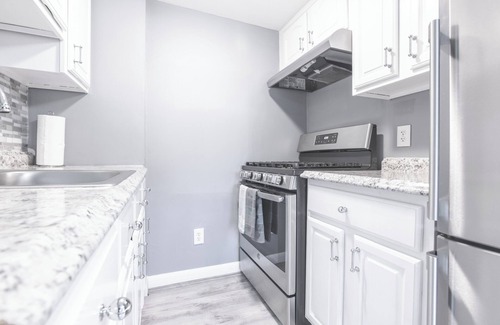 Valley Stream Apartment | Two Bedroom 2nd Floor Apartment 20 miles from NYC