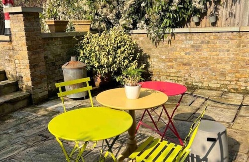 Stroud Green Apartment | Two bedroom (3 bed) with beautiful private garden