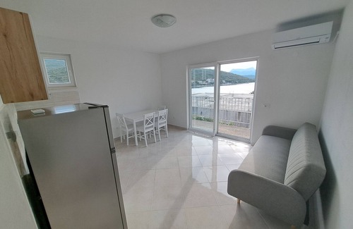 Dubrava Apartment | Two bedroom apartment near beach Luka Dubrava, Pelješac (A-284-d)