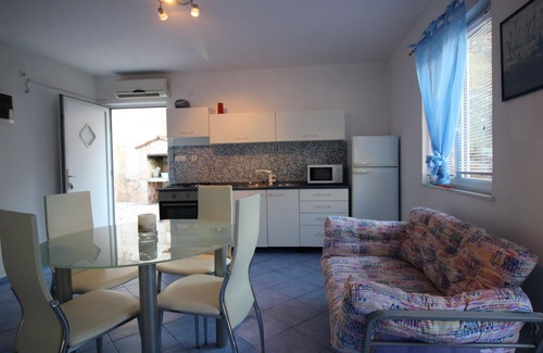 Zastrazisce Apartment | Two bedroom apartment with balcony and sea view Cove Vela Stiniva, Hvar (A-17075-a)