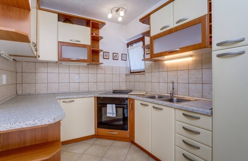 Artatore Apartment | Two bedroom apartment with terrace Artatore, Lošinj (A-8008-a)