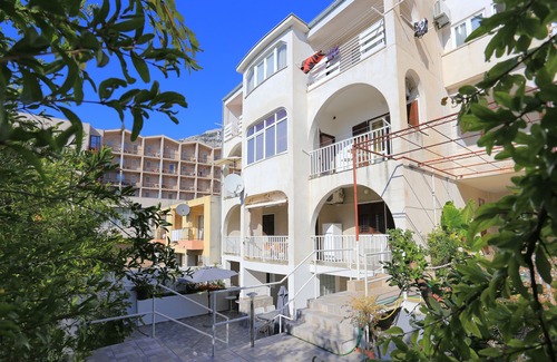Baska Voda Apartment | Two bedroom apartment with balcony and sea view Baška Voda, Makarska (A-2756-e)