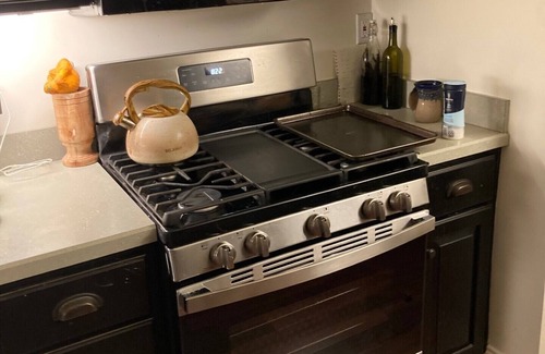 Prospect Park Apartment | Two Bedroom Apartment 10 minute walk to Philadelphia train station.