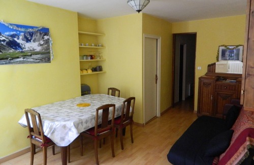 Cauterets Apartment | Two bedroom apartment 4/6 people