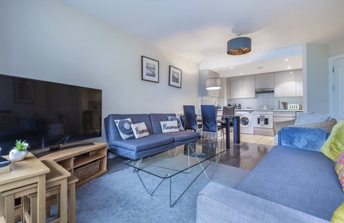 Shaftesbury Apartment | Two-Bedroom Apartment