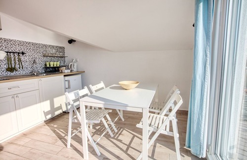 Zaboric Apartment | Two bedroom apartment near beach Žaborić, Šibenik (A-20082-i)