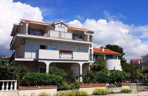 Brodarica Apartment | Two bedroom apartment with terrace and sea view Brodarica, Šibenik (A-21536-a)
