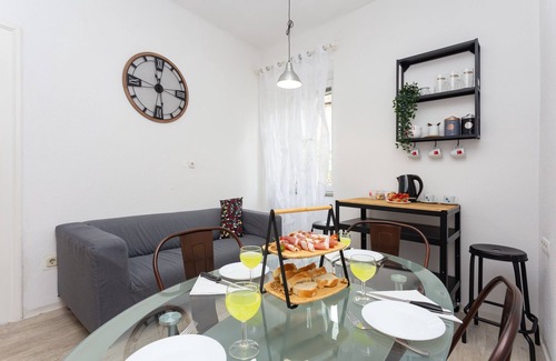 Grad Apartment | Two bedroom apartment with air-conditioning Šibenik (A-24466-a)