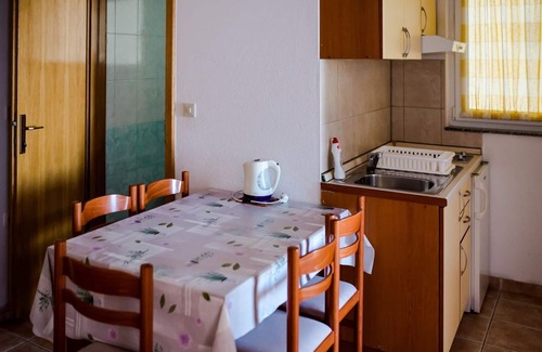 Drasnice Apartment | Two bedroom apartment near beach Drašnice, Makarska (A-20243-h)