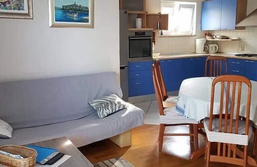 Lumbarda Apartment | Two bedroom apartment near beach Lumbarda, Korčula (A-9172-a)