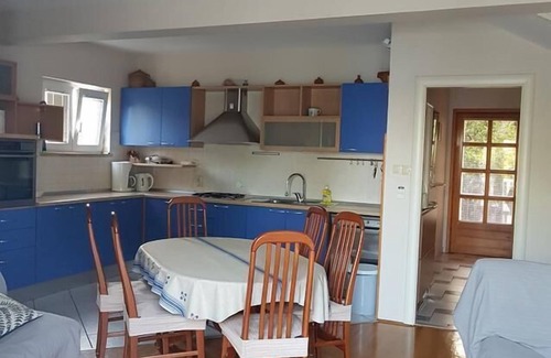 Lumbarda Apartment | Two bedroom apartment near beach Lumbarda, Korčula (A-9172-a)