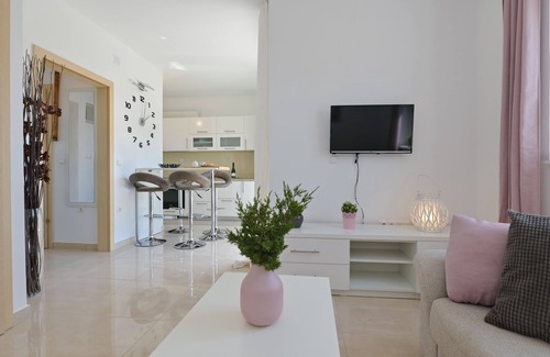 Novalja Apartment | Two-Bedroom Apartment with Private Pool