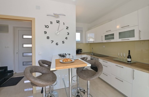 Novalja Apartment | Two-Bedroom Apartment with Private Pool