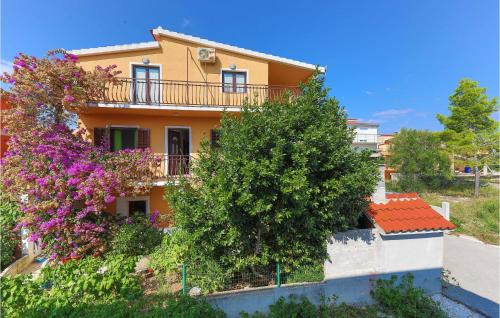 Okrug Donji Apartment | Two-Bedroom Apartment In Okrug Donji