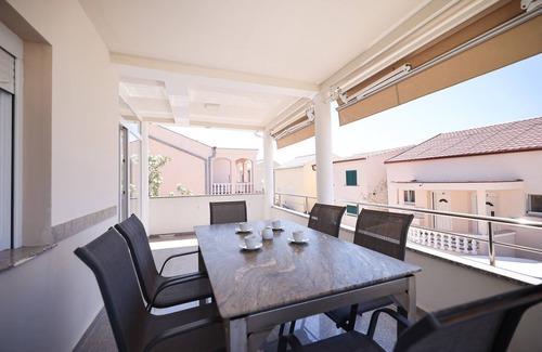 Petrcane Apartment | Two bedroom apartment near beach Petrčane, Zadar (A-3285-b)